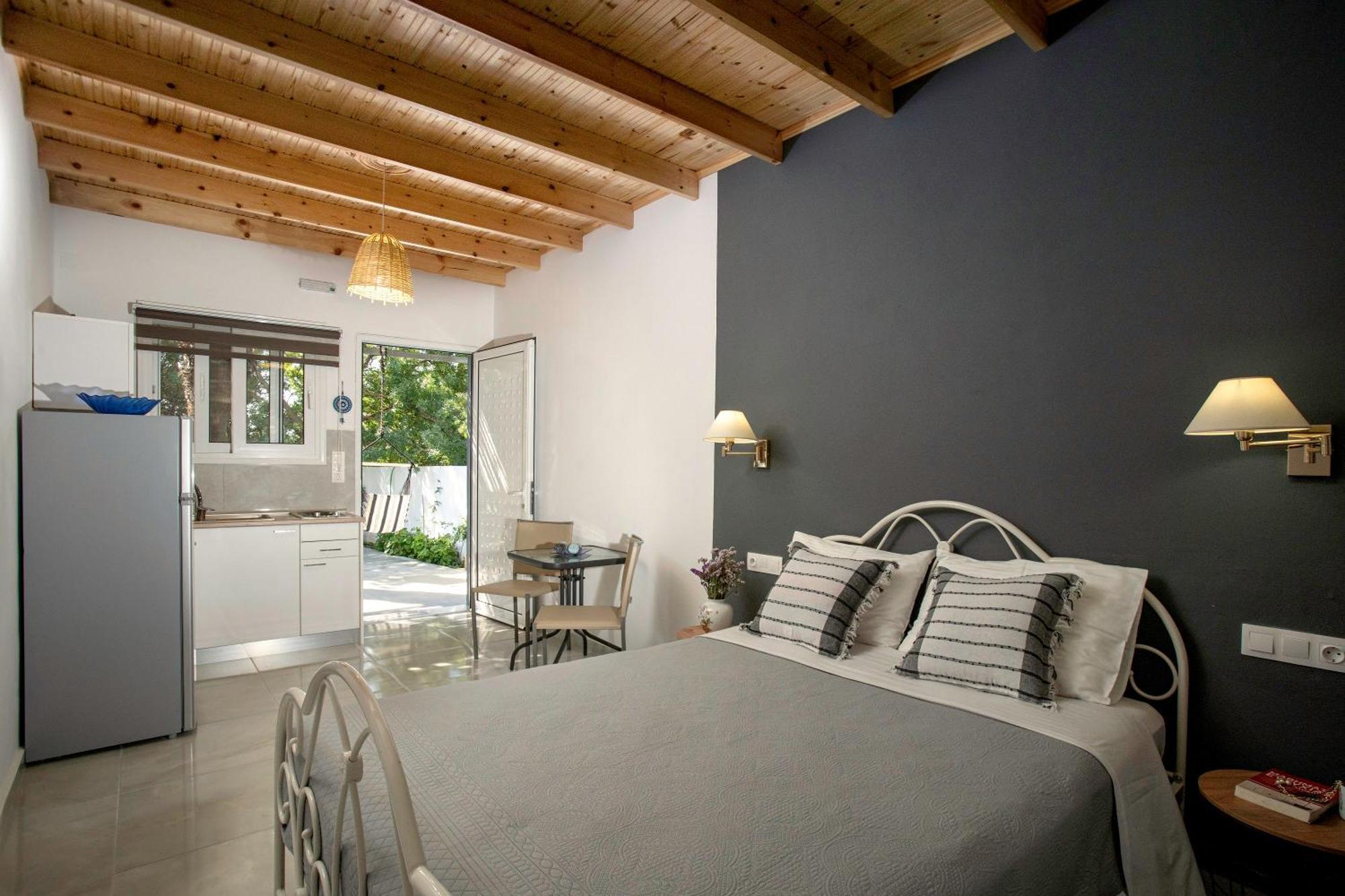 Sunset Apartments Archangelos  Room photo
